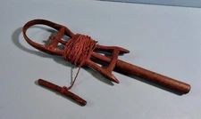 ANTIQUE HAND CARVED PRIMITIVE CHALK SNAP LINE WOODEN LINE MARKING CARPENTRY TOOL