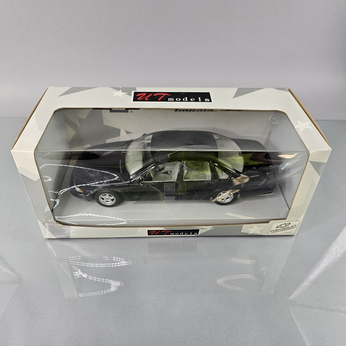 UT models Chevrolet Impala マルーン 1/18 UT models Chevrolet Impala Maroon 1/18 | eBay