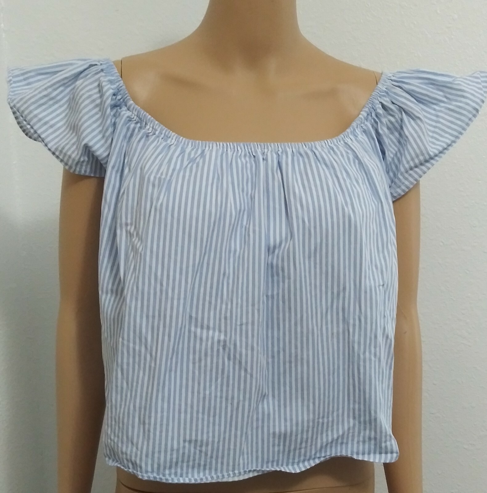Zara top  Basic Collection Sz Us SMALL cropped - image 1