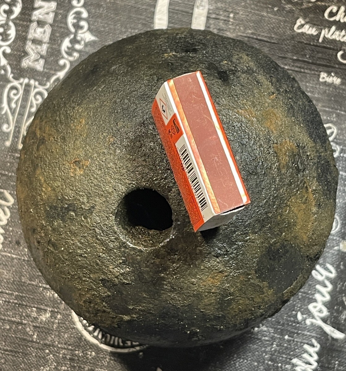 CANNONBALL LARGE HOLLOW ORIGINAL ARTIFICIAL VINTAGE . 18 LB,/6