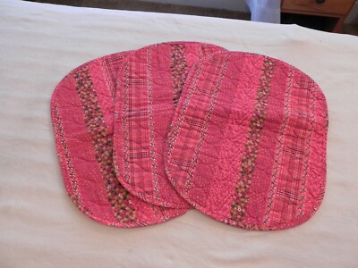 Vintage Retro Place Mat Setting of 3, Red Mats with White & Green Daisy Flowers