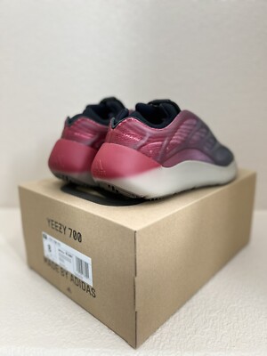 adidas gazelle silver green womens Adidas Yeezy 700 V3 Fade Carbon