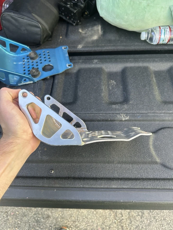 Two Brothers Racing KLX 110 / DRZ110 Skid Plate Bash Of Silver Foto 3 de 3