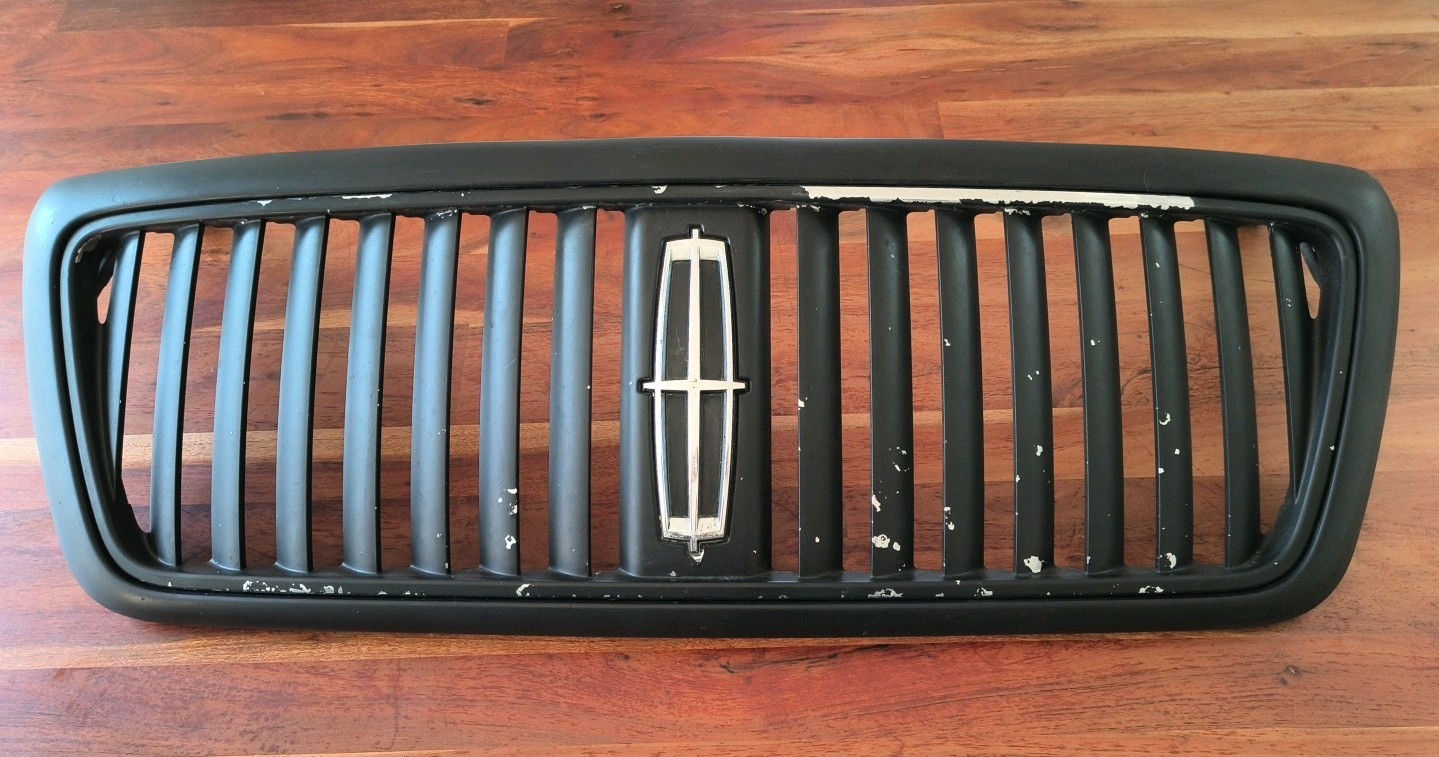 OEM 2006-2008 Lincoln Mark LT Front Upper Grille Emblem (Project / Painted)