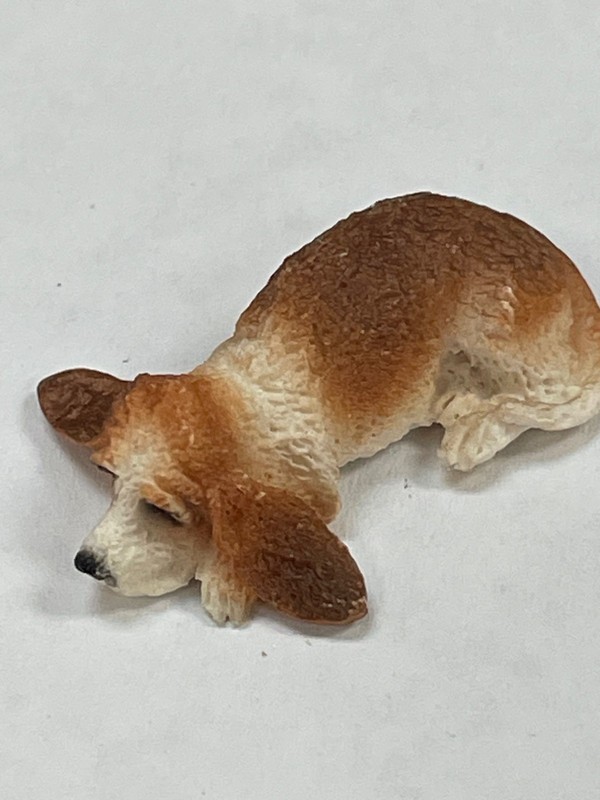 Brown hound dog laying down Vintage New for miniature dollhouse  1/12" or 1/4"?