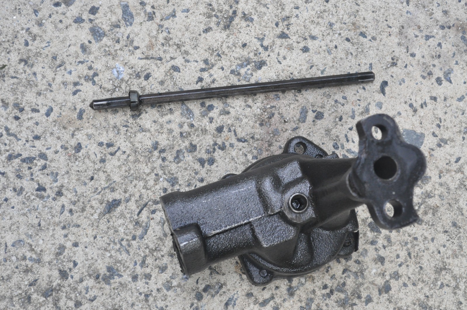 196365 Ford 289 Mustang Oil Pump Standard Volume with Pump Shaft