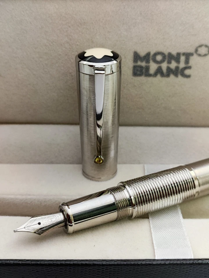 Pluma Estilográfica Montblanc Grandes Personajes Mahatma Gandhi Signature de Lujo | Usada Foto 2 de 4
