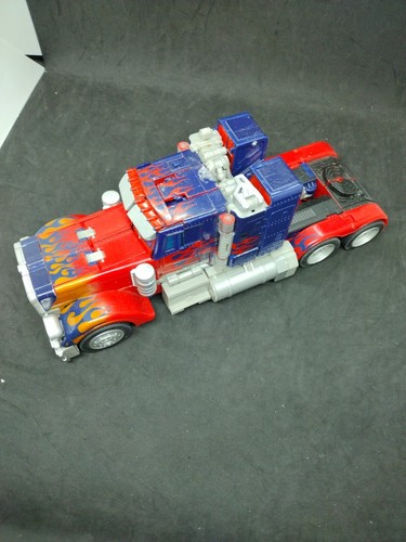 Hasbro Transformers Movie Leader Optimus Prime Action Figure - Picture 5 of 7