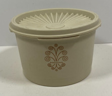 Vintage Tupperware 1297-10 with Matching Starburst Lid White and Tan