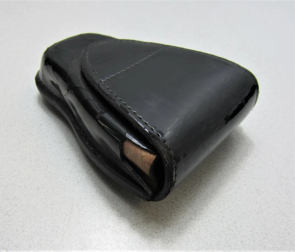 Safariland Handcuff Holders Qty 2 - Image 2 of 4