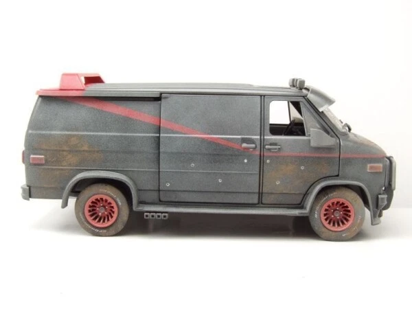 Greenlight 13567 GMC Vandura 1983 A-Team Van grau-schwarz 1:18 Modellauto - Bild 4 von 4