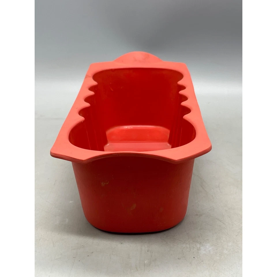 Tupperware 4524B-1 pan para hornear con forma de silicona roja 11,5x3x 4,5" LEER Foto 3 de 4