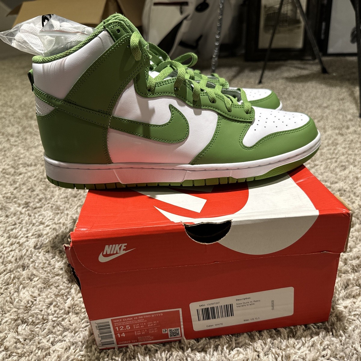 ナイキNike Dunk Hi Retro BTTYS Chlorophyll Sneakerスニーカー Nike Dunk High Retro Hi Retro BTTYS Chlorophyll DV0829-101