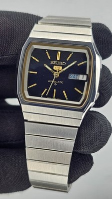 square  Seiko 5 automatic 21 jewels 7009-2060 day/date men s watch Japan made