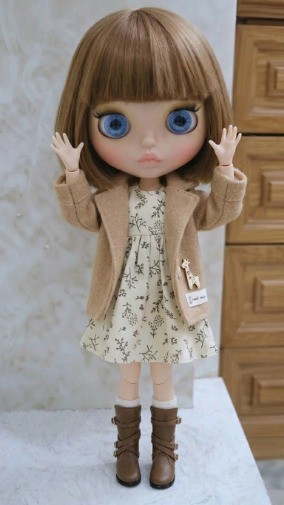 Linda Muñeca Blythe Cabello Marrón Corto Neo Personalizado Mate Cara Articulación Cuerpo Bronceado Piel ÚNICA EN SU CLASE