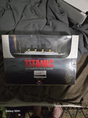 TITANIC THE UNSINKABLE SHIP OF DREAMS SCALE 1/1136 1998 CLAYTOWN COLLECTION NOS