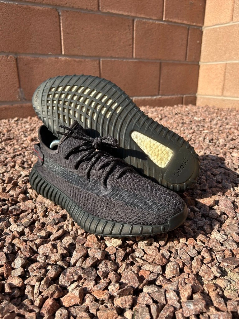 Yeezy Boost 350 V2 'Nero Non Riflettente' Taglia 10 Senza Scatola