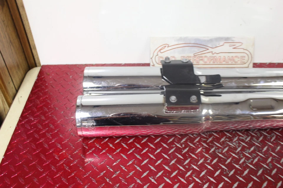 2010 HARLEY STREET GLIDE VANCE & VINES EXHAUST SLIP ONS COMPETITION SERIES EG129 - Image 2 of 4