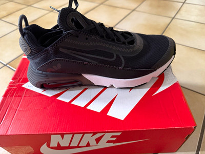 Nike Air Max 2090 GS Sneaker Low Top Schwarz/Weiß EU 39 UK 6 DD3236 001