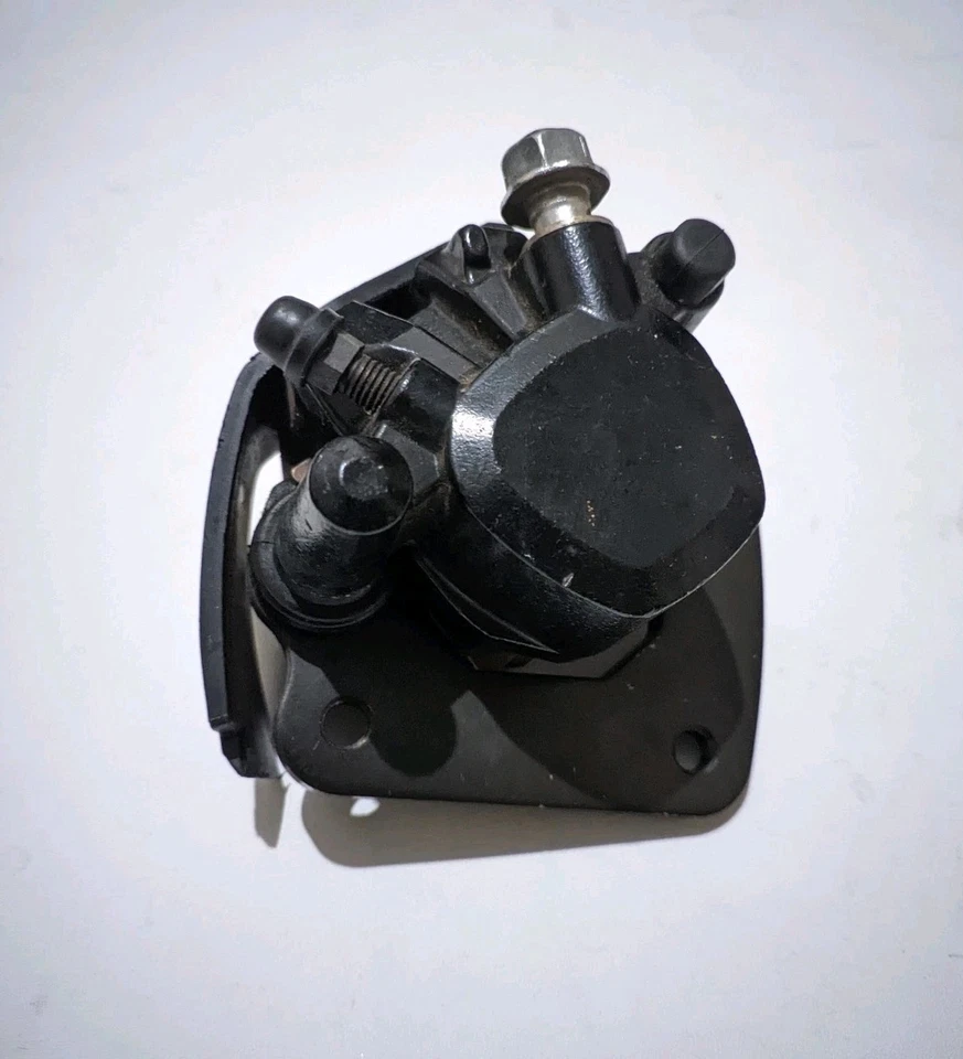 Genuine Suzuki TRS GP100 GP125 GT125X4 GN50 GN125 Front Brake Caliper Nos — 第 3/4 张图片