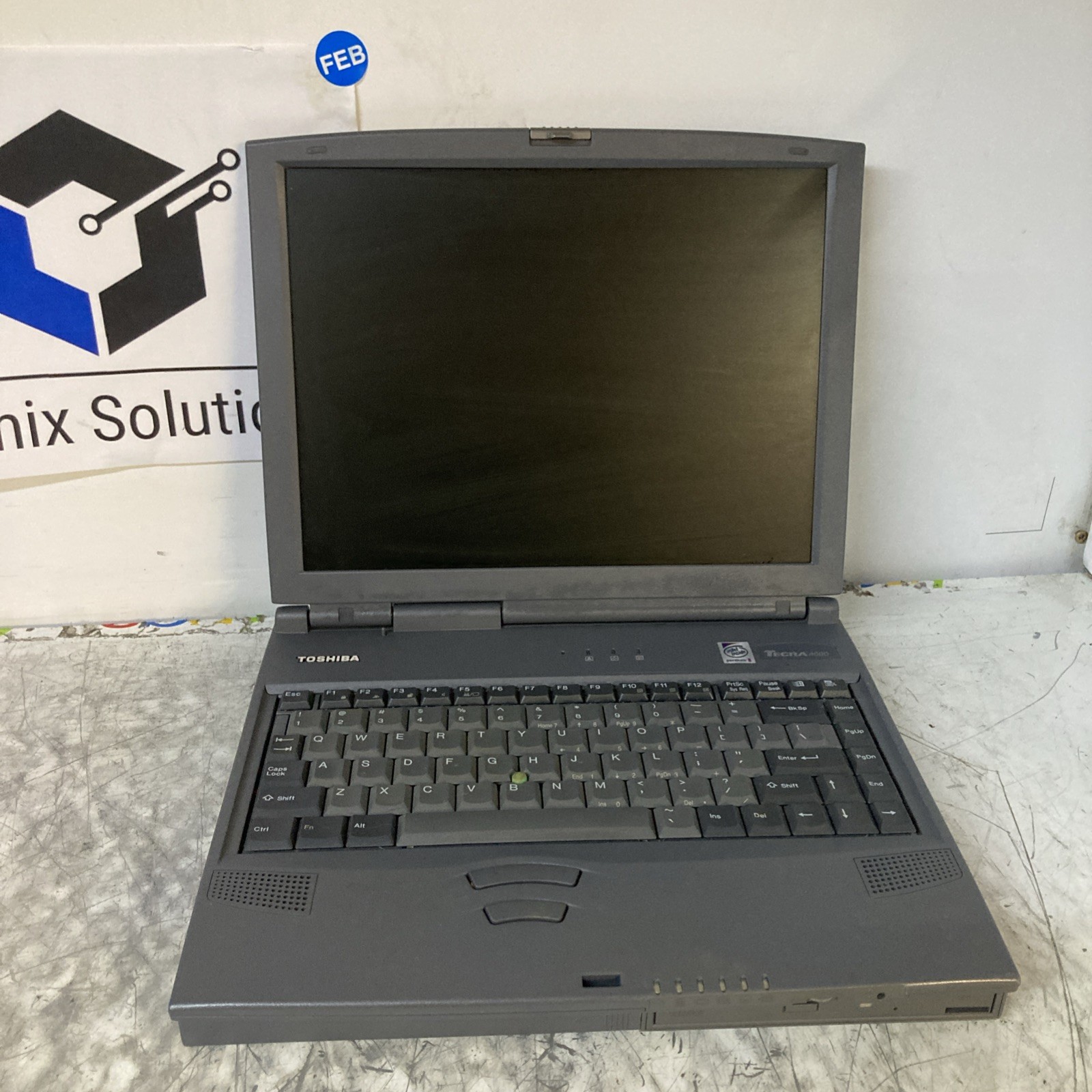 Toshiba Tecra 8000 Unknown CPU no HDD No Power