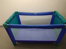 Kinderreisebett mit Matratze zusammenklappbar  Guter Zustand 