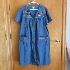 VTG womens sz L Patio House coat Robe Embroidered Floral Ladybug grandma blue