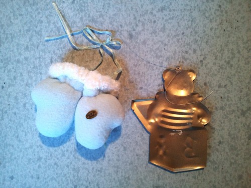 Fun Children's Christmas Decorations_Mitten and Jack-in-the-Box - Picture 2 of 2