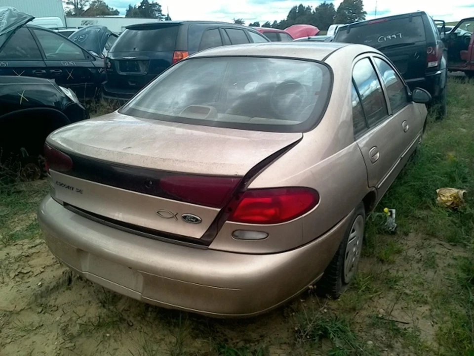 Bomba de dirección asistida usada se adapta a: Ford Escort 1998 exc. Cpe Grado A Foto 4 de 4