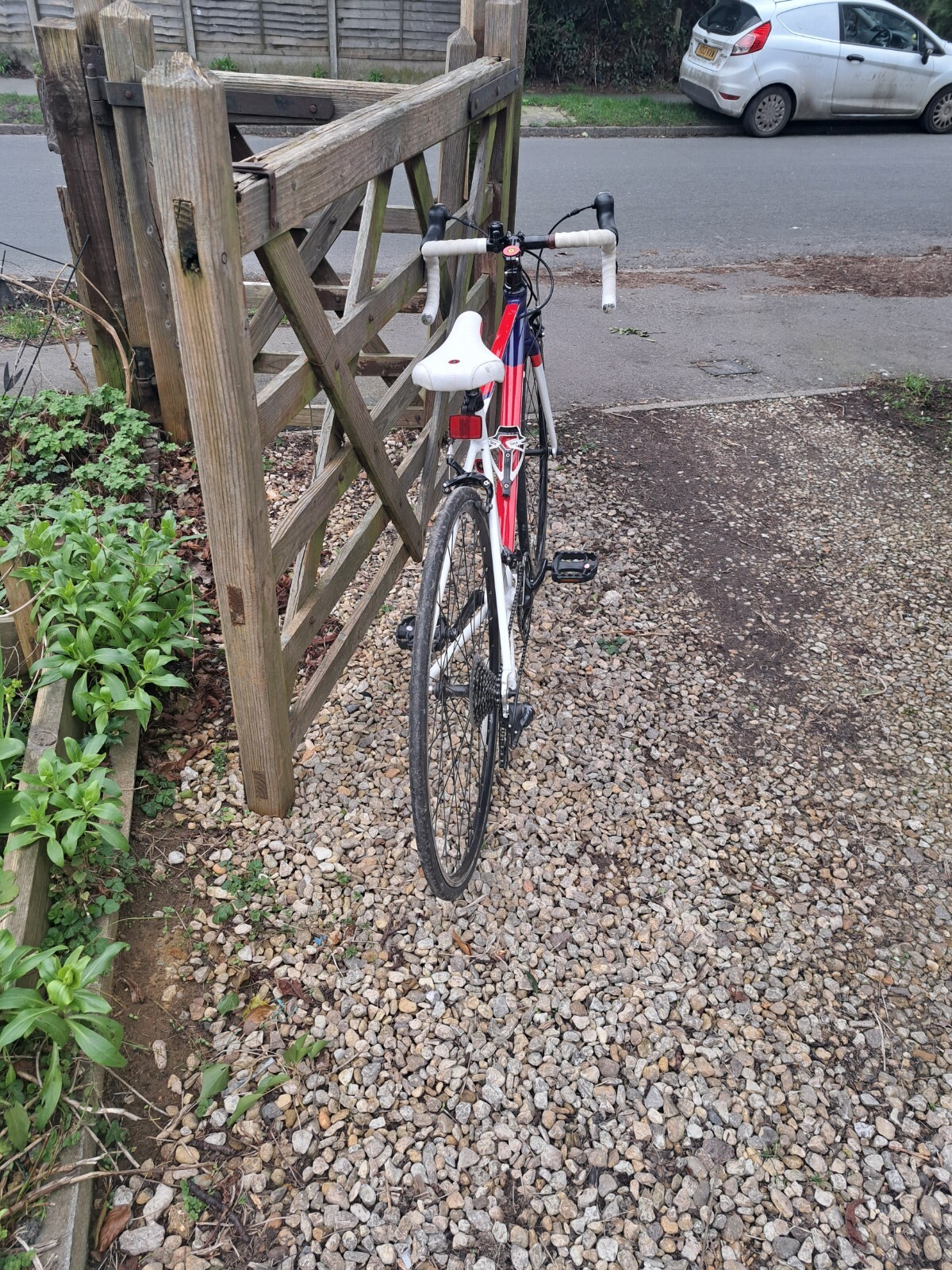 wiggins rouen junior road bike