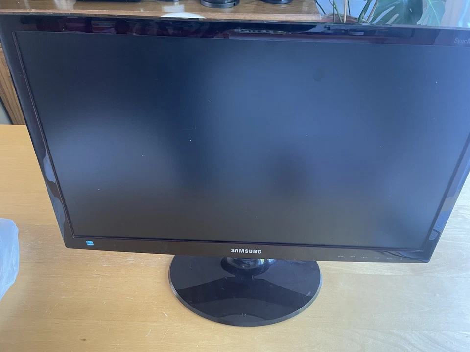 Samsung SyncMaster S24B350H 24” LED Monitor with Power Supply - Image 2 of 3
