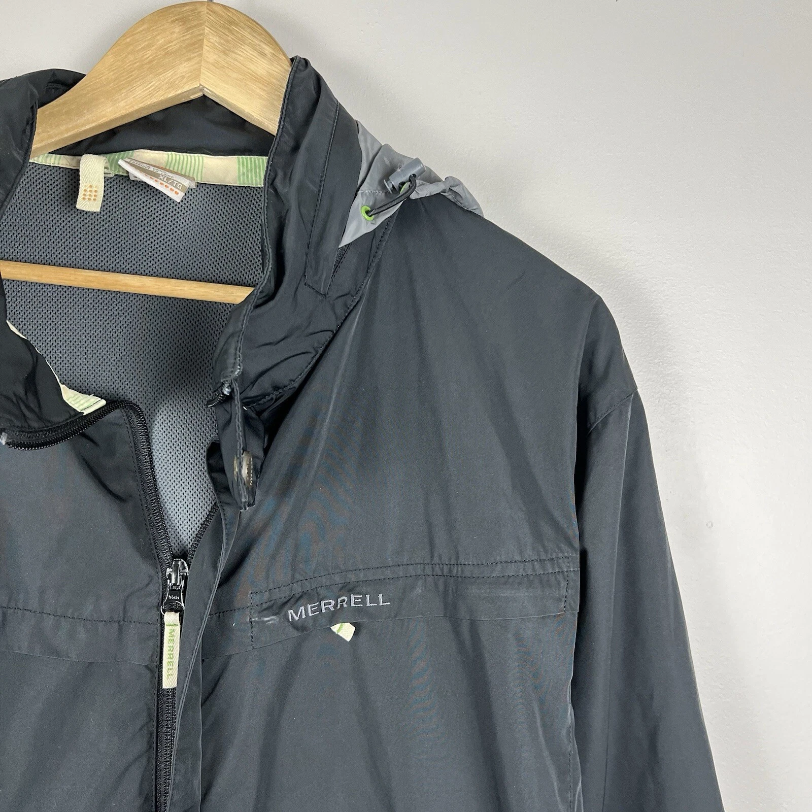 merrell zip up windbreaker outdoor activewear workout jacket