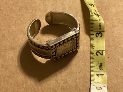 Montre Vintage Femme Genève - Boîtier Rectangulaire Argenté 32mm - Pile Neuve - Fonctionne - Occasion