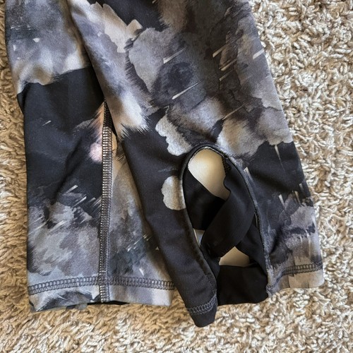 Old Navy Girls Large (10-12) Floral Active Go Dry Leggings (approx 22x36) - Picture 4 of 9