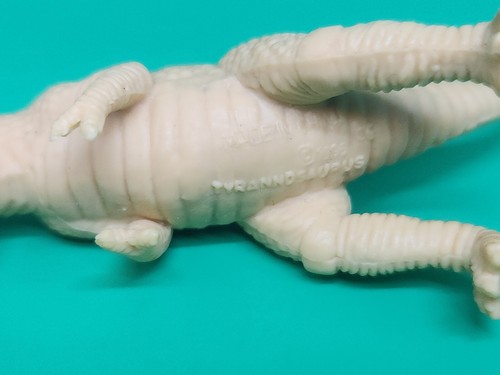 Vintage 1996 Tyrannosaurus Rex Chinasaur Rack Toy Plastic Dinosaur Animal Figure - Picture 15 of 16