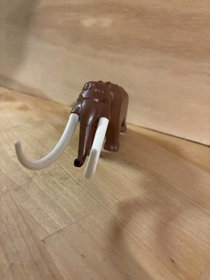 LEGO Mamut Lanudo Marrón con Colmillos Blancos Mamut1 - Del Set 60195 - Raro Foto 2 de 4