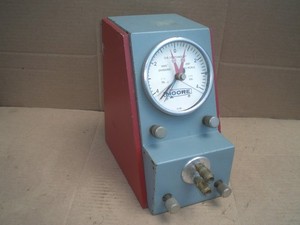 Moore Products precision air gage model 824L