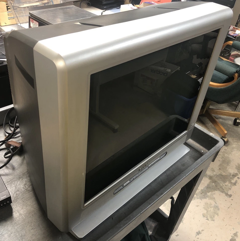 Philips 24PT6341 24" CRT TV Retro Gaming Television Flat Screen YPbPr Vintage - Image 2 of 4