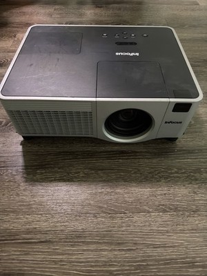 InFocus IN5102 LCD Projector 4000 Lumens HDMI XGA Powers On Works No Remote