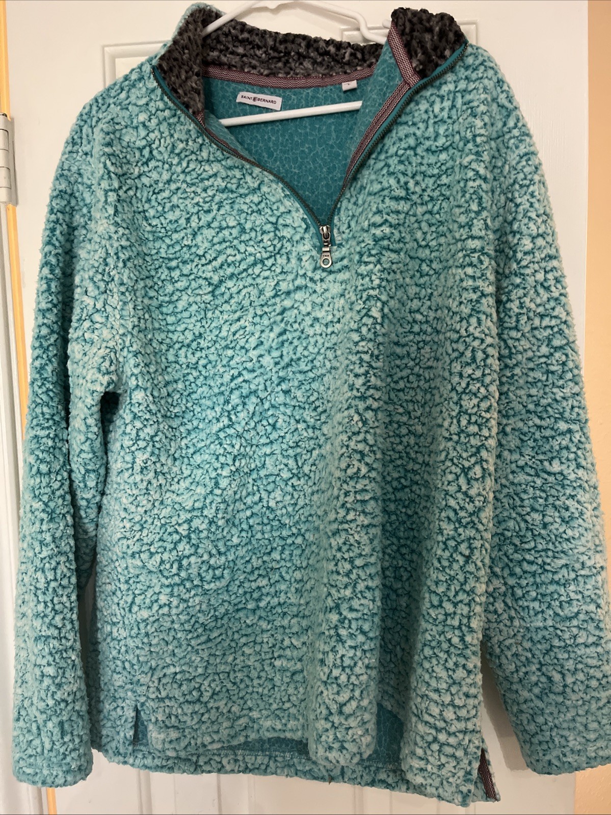 St Bernard Pullover Size  Large - image 1