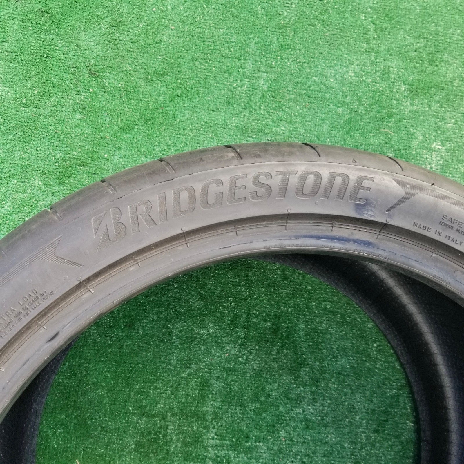345/30R21 Bridgestone Potenza Sport Tire 345/30ZR-21 Lamborghini Revuelto 85%