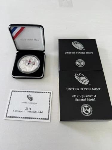 2011-W September 11th 1oz .999 Silver Proof Commemorative Coin COA + Box sku 3