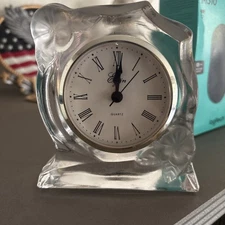 ELGIN Floral Crystal Quartz Desk/Mantel/Shelf Clock Works Great!