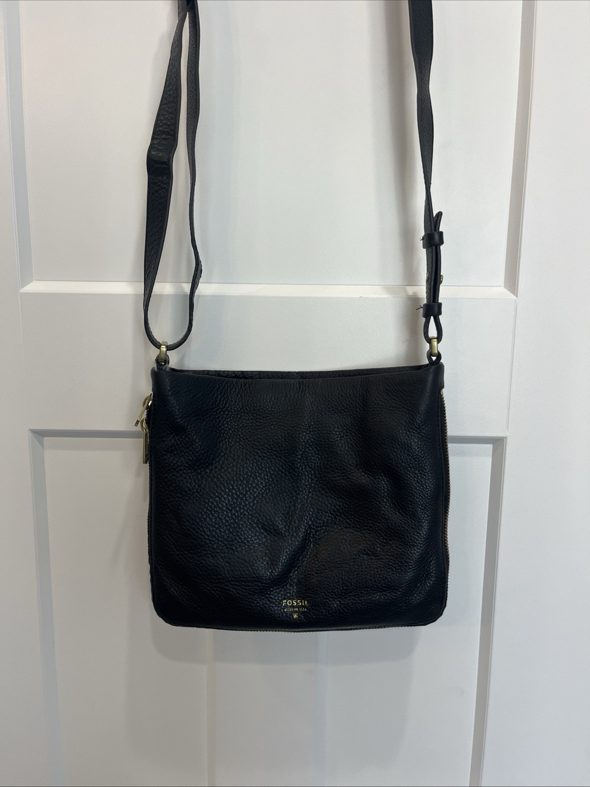 Fossil Pebbled Leather Solid Black Crossbody Shou… - image 1