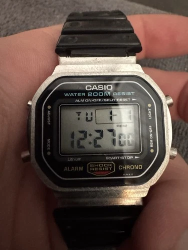 Casio G-Shock DW-5600 Mod 691 Vintage New Battery In Excellent Condition