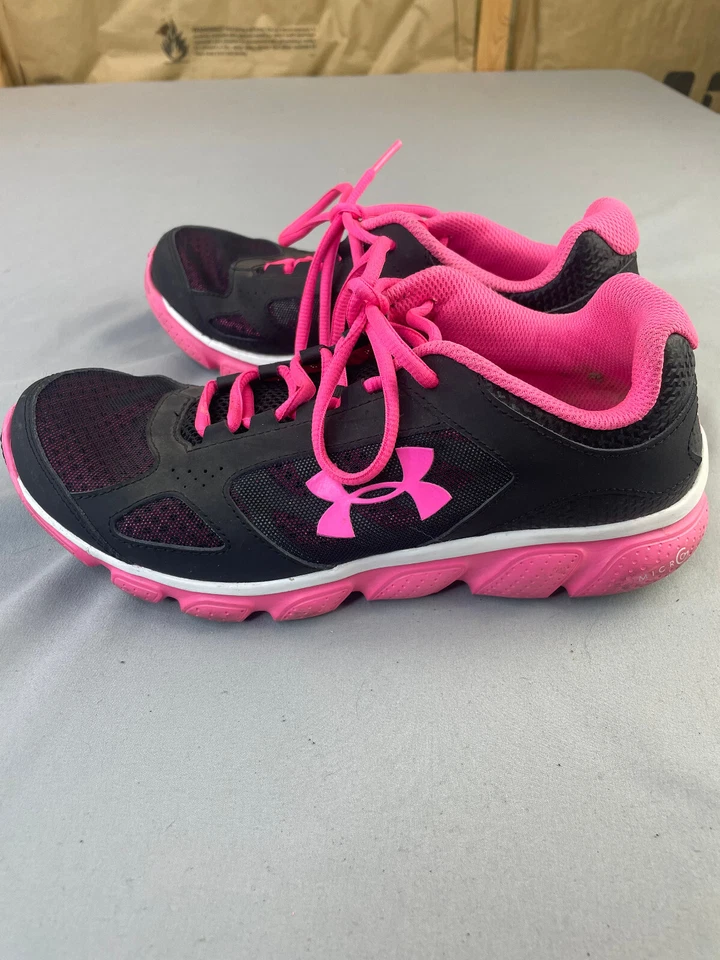 Zapato para correr Under Armour Micro G Assert negro rosa juvenil talla 6 mujer 7-7,5 Foto 2 de 4