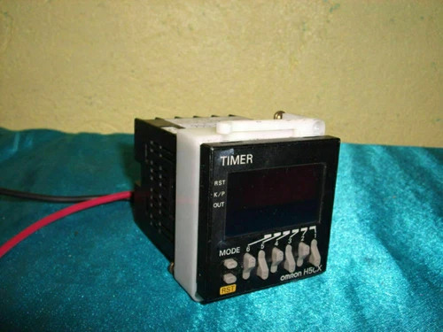 Omron H5CX-BWSD H5CXBWSD Timer AS IS
