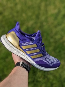 university of washington ultra boost