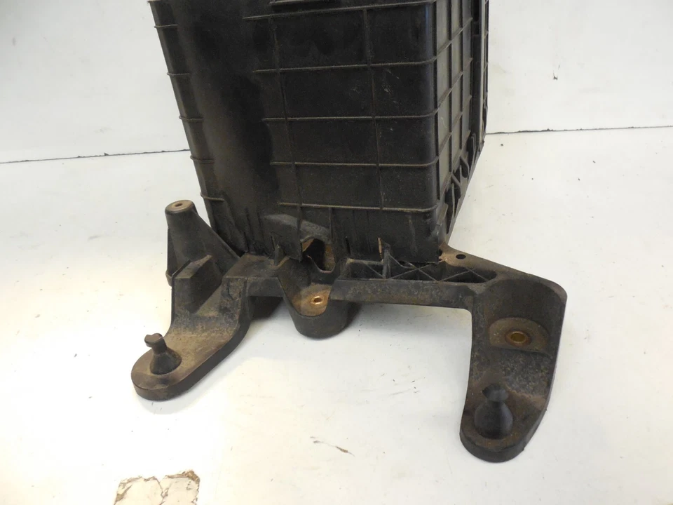 Caja bandeja batería trasera 2006-2013 muchos Audi A3 Quattro 2,0 L con laterales VW Foto 3 de 4