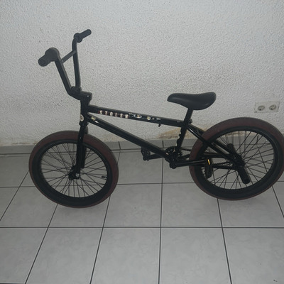 KHE Silencer BMX Fahrrad schwarz/rot mit BMX Pegs, BMX-Lenker, 1 Gang
